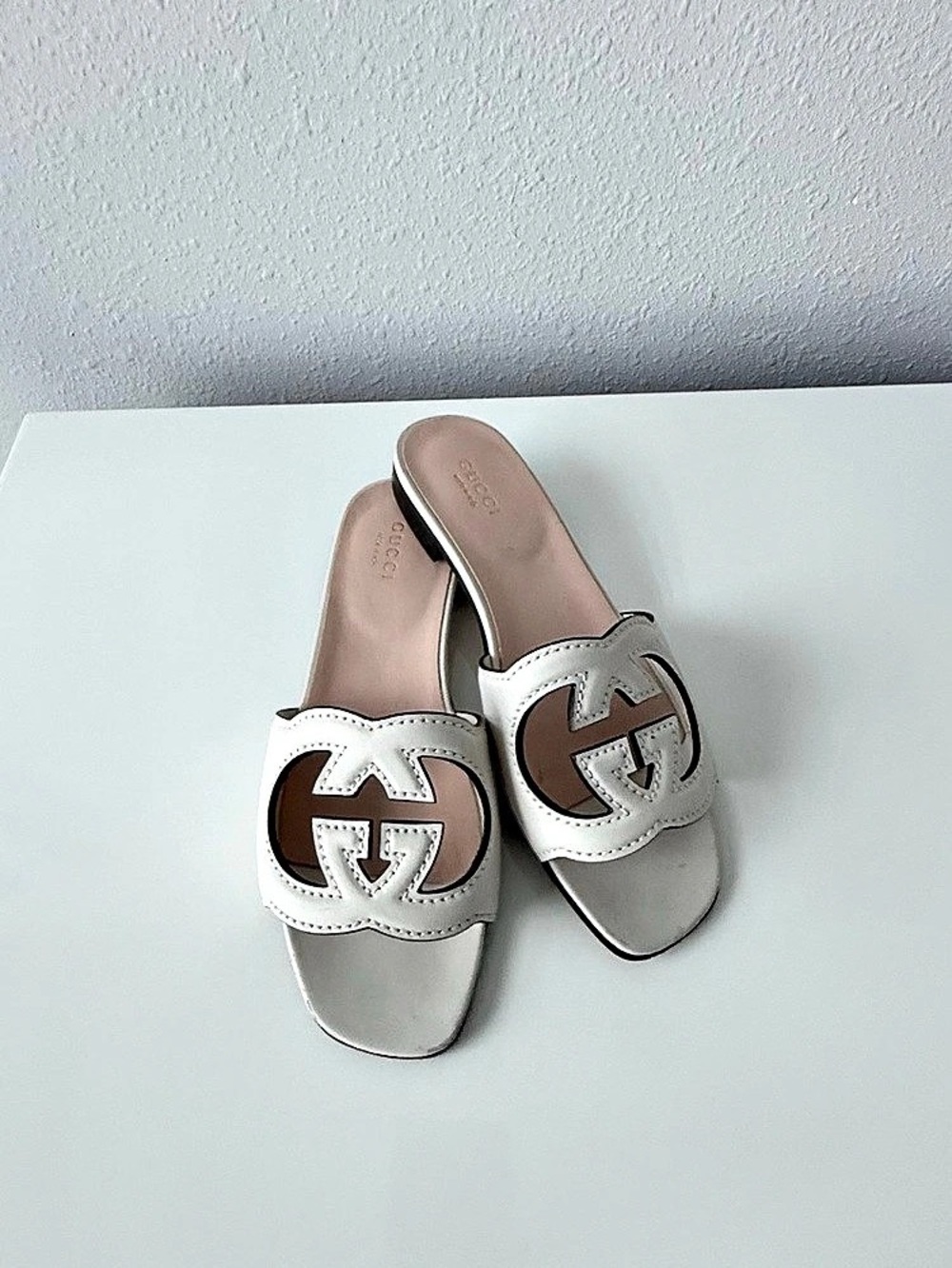 Gucci Interlocking G White Leather Slide Sandals Size 35.5 - Picture 2 of 5